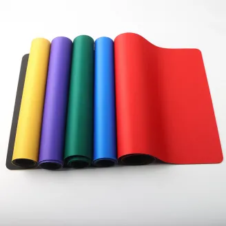 The solid-color mouse pad is a minimalist style mouse pad